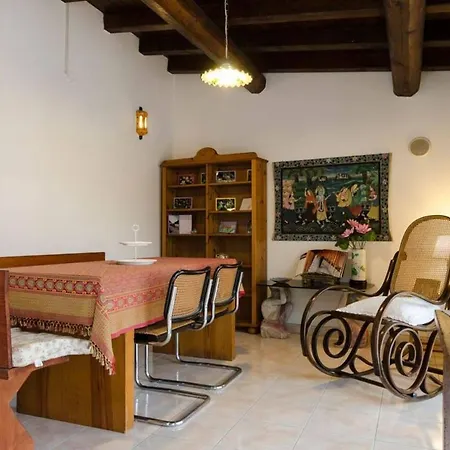 Dalla Luna Al Lago Holiday home